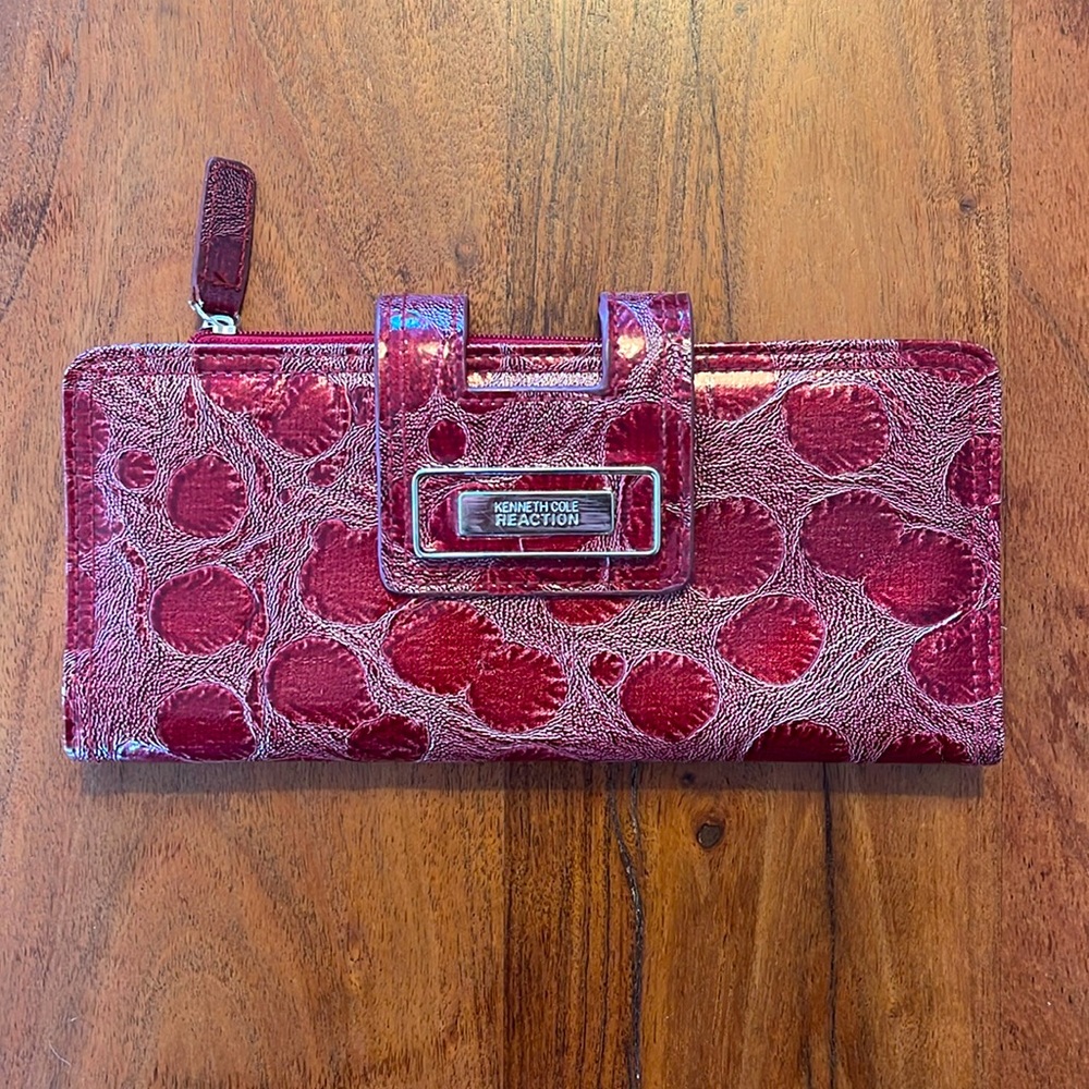 Kenneth Cole Coated Fabric wallet EUC